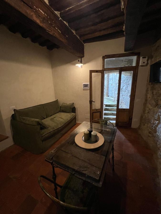 شقة La Casa Del Teatro Campiglia dʼOrcia المظهر الخارجي الصورة
